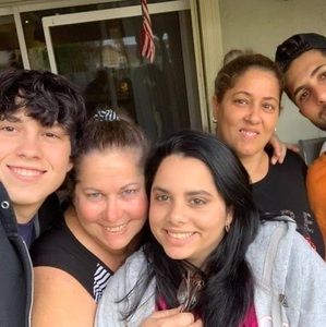 Meet your Posher, Marisol